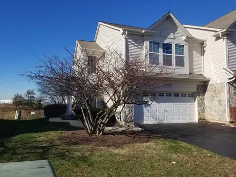 15322 W Pinewood Rd, Lockport, IL 60441