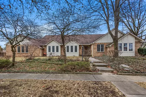 2202 Edgewater Pl, Champaign, IL 61822