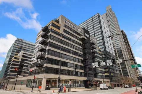 130 S Canal St #705, Chicago, IL 60606