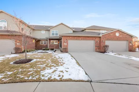 19740 Sunset Ct, Tinley Park, IL 60487