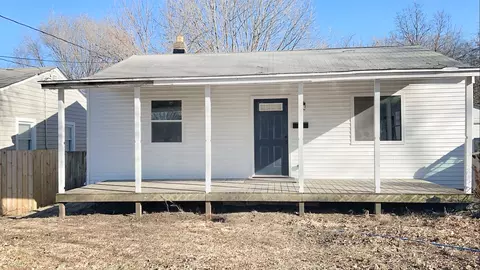 711 Albert Ave, Rockford, IL 61101