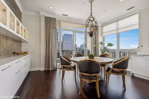 10 E Delaware Pl #33B, Chicago, IL 60611 photo 12