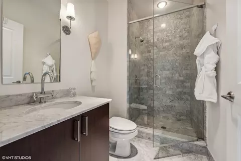 10 E Delaware Pl #33B, Chicago, IL 60611 photo 25