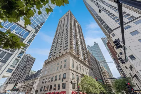 10 E Delaware Pl #33B, Chicago, IL 60611