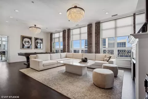 10 E Delaware Pl #33B, Chicago, IL 60611 photo 6