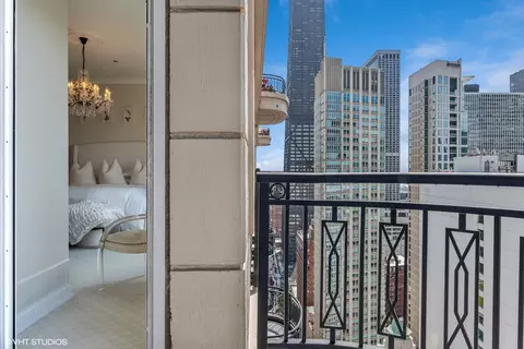 10 E Delaware Pl #33B, Chicago, IL 60611 photo 15