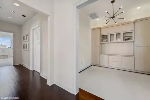 10 E Delaware Pl #33B, Chicago, IL 60611 photo 23