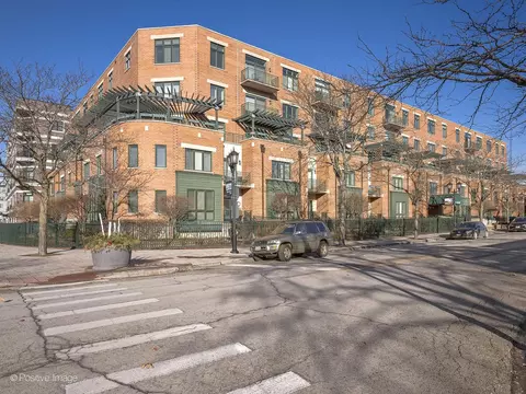 131 W Adelaide St #306, Elmhurst, IL 60126