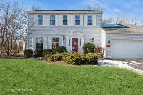 36260 N Douglas Ter, Gurnee, IL 60031
