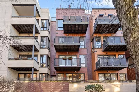 2251 W Wabansia Ave #406, Chicago, IL 60647