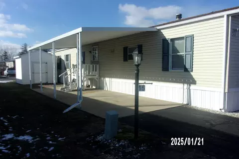 15 Birch Ct, Watseka, IL 60970