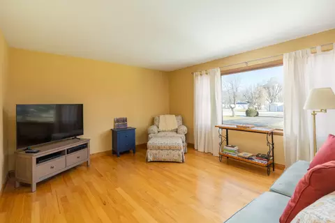 Living - 403 Walnut St, Leonore, IL 61332 photo 1 of 2