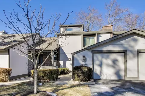 2529 Honeysuckle Ln, Rolling Meadows, IL 60008
