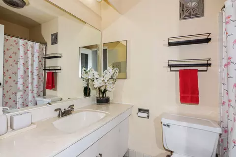 111 E Chestnut St #22D, Chicago, IL 60611 photo 10