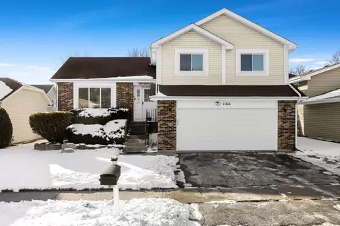 1166 N Cardinal Dr, Palatine, IL 60074