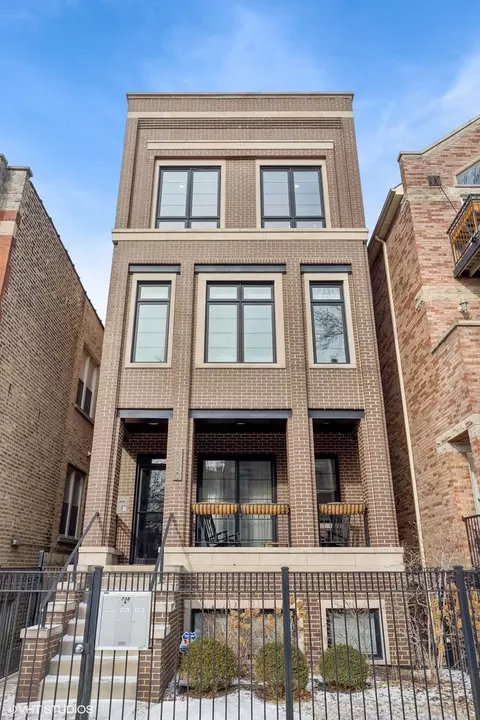 738 W Schubert Ave #3, Chicago, IL 60614