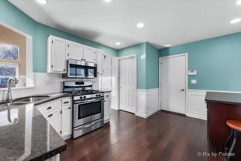 Kitchen - 445 Harvard Ln, Bartlett, IL 60103 photo 2 of 3