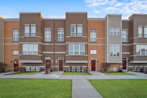 5231 W Galewood Ave, Chicago, IL 60639