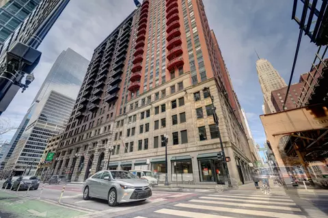 208 W Washington St #1707, Chicago, IL 60606
