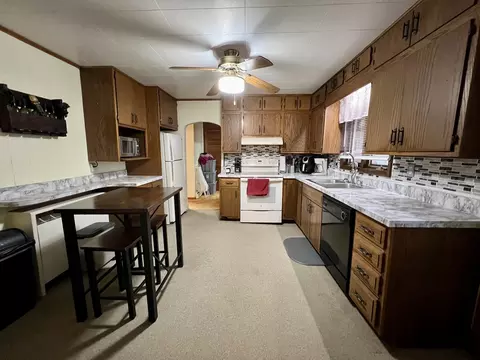 Kitchen - 302 Dickson St, Sidell, IL 61876 photo 1 of 5