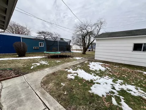 Exterior - 302 Dickson St, Sidell, IL 61876 photo 9 of 9