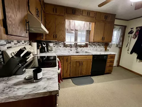 Kitchen - 302 Dickson St, Sidell, IL 61876 photo 4 of 5