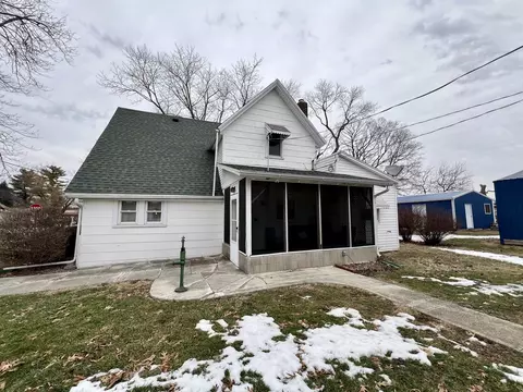 Exterior - 302 Dickson St, Sidell, IL 61876 photo 5 of 9