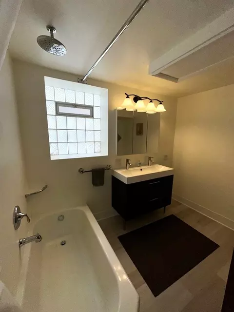 Bath - 9115 Sheridan Ave, Brookfield, IL 60513 photo 1 of 3