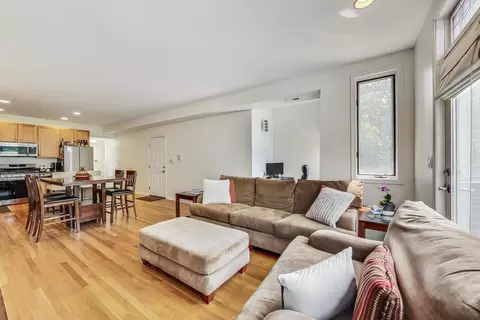 1401 N Artesian Ave #2, Chicago, IL 60622 photo 2