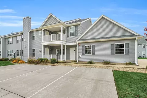 3048 E Stillwater Lndg #104, Urbana, IL 61802