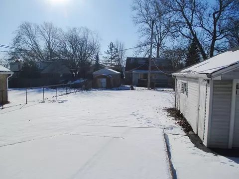 Exterior - 7725 Suburban Ln, Bridgeview, IL 60455 photo 2 of 2