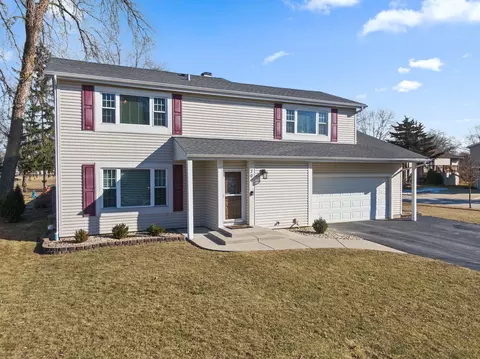 794 Voyager Dr, Bartlett, IL 60103