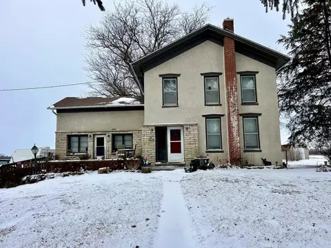 315 W Benton St, Mount Carroll, IL 61053