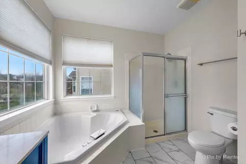 Bath - 819 Adderly Ln, Gurnee, IL 60031 photo 2 of 4