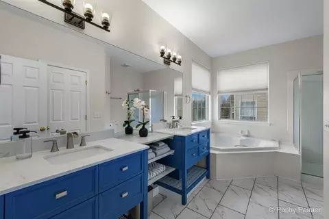 Bath - 819 Adderly Ln, Gurnee, IL 60031 photo 1 of 4
