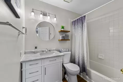 Bath - 819 Adderly Ln, Gurnee, IL 60031 photo 4 of 4