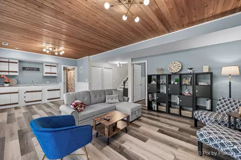 Other - 819 Adderly Ln, Gurnee, IL 60031 photo 4 of 5