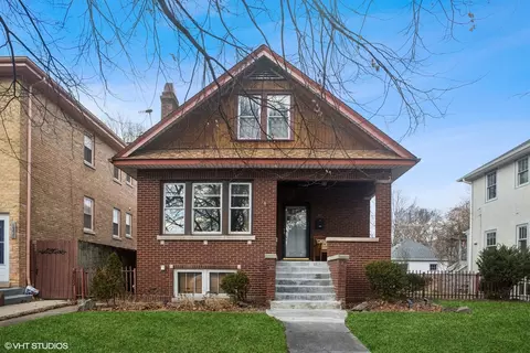 1327 Cleveland St, Evanston, IL 60202