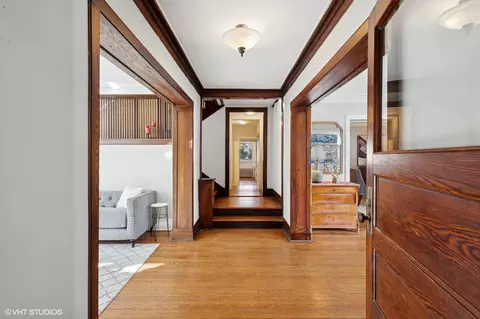 Entry Way - 429 Lee St, Evanston, IL 60202 photo 1 of 5