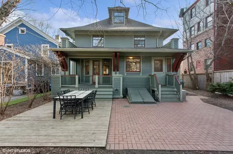 Exterior - 429 Lee St, Evanston, IL 60202 photo 5 of 9