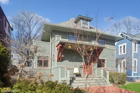 Exterior - 429 Lee St, Evanston, IL 60202 photo 2 of 9