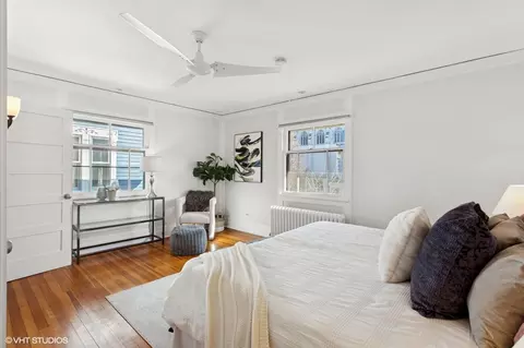 Bedroom - 429 Lee St, Evanston, IL 60202 photo 1 of 10