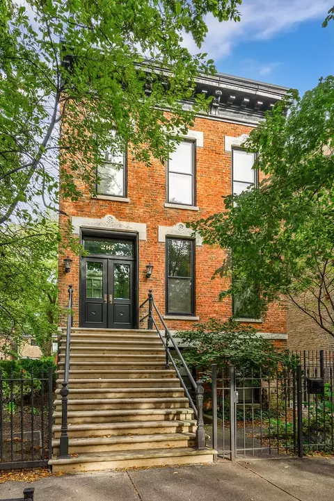 2117 N Hudson Ave, Chicago, IL 60614