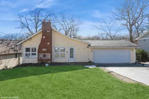 21417 Crescent Dr, Mundelein, IL 60060