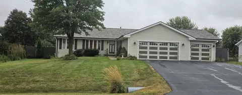 158 Autumnwood Ln, Davis Junction, IL 61020