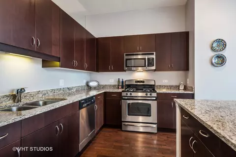 Kitchen - 65 E Monroe St #4510, Chicago, IL 60603 photo 2 of 3