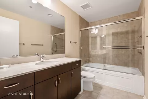 Bath - 65 E Monroe St #4510, Chicago, IL 60603 photo 1 of 1