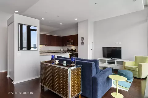 Living - 65 E Monroe St #4510, Chicago, IL 60603 photo 3 of 4