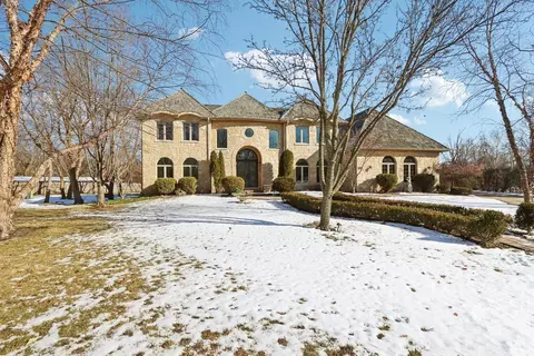 810 Wagner Ct, Glenview, IL 60025