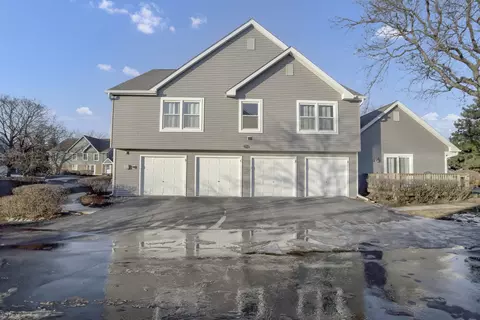 2703 Wayfaring Ln #D, Lisle, IL 60532